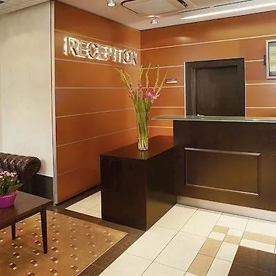 布拉格市克拉丽奥酒店 4*