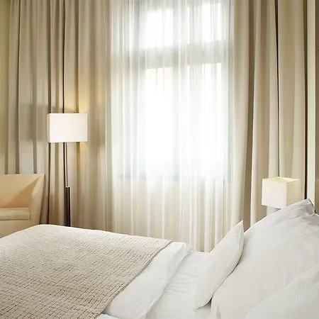 Clarion Hotel 4*